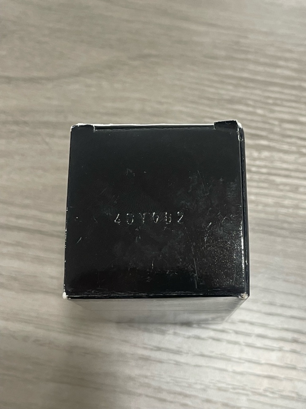 Giorgio Armani Luminous Silk Foundation Colour: 5.9 - Picture 7 of 8